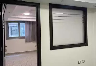 Corporate Branch For rent - 17 rooms - floor 5