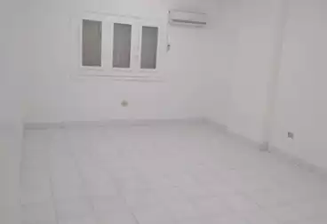 Apartments For sale - 4 rooms - floor 1