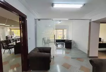 Administrative For rent - 5 rooms - floor 4