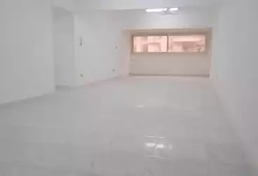 Apartments For sale - 4 rooms - floor 1