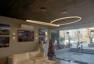 مبنى إداري للإيجار - 7 غرف