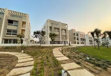 Apartment with Garden For sale - 3 rooms - floor 0
