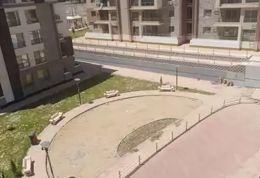 Apartment with Garden For sale - 3 rooms - floor 5