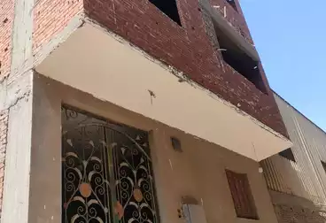 منزل / بيت للبيع - 6 غرف