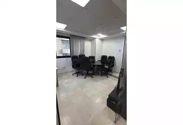 Administrative For rent - 5 rooms - floor 2
