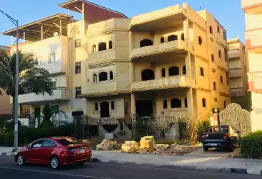 House / Home For sale - 9 rooms