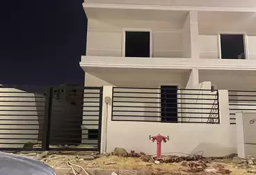 Twin House For sale - 4 rooms