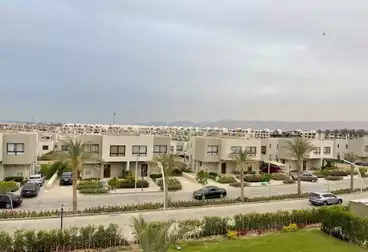 شاليه بحديقة للبيع - 2 غرف - بالدور 0