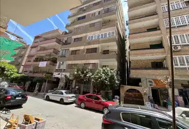 Apartments For sale - 3 rooms - floor 2