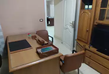 غرفة في عيادة للإيجار - بالدور 1