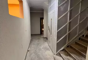 Apartments For sale - 3 rooms - floor 2