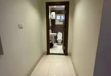 إداري للبيع