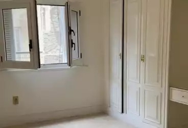 Apartments For sale - 3 rooms - floor 5