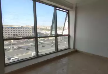 مقر إداري للإيجار - 4 غرف - بالدور 5