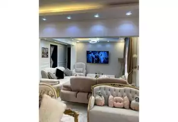 شقق مفروشة للبيع - 2 غرف - بالدور 5