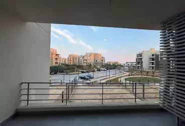 شقق للبيع - 3 غرف - بالدور 1