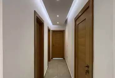 Apartments For sale - 3 rooms - floor 4