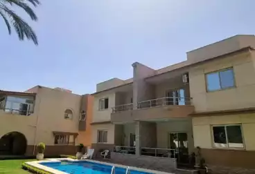 فيلا منفصلة للبيع - 9 غرف