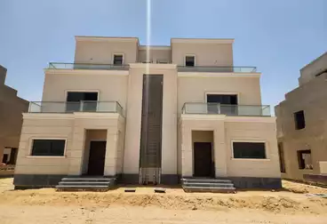 توين هاوس للبيع - 5 غرف - بالدور 3