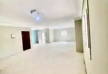 Apartments For sale - 3 rooms - floor 1