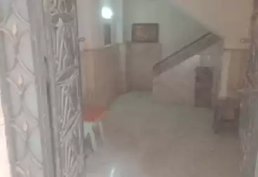 Building For sale - 8 rooms
