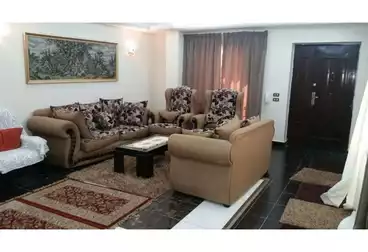 شقة بحديقة للبيع - 3 غرف - بالدور 0