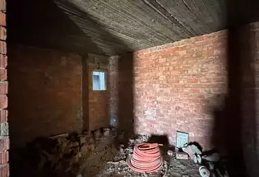 Apartments For sale - 4 rooms - floor 1