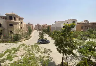 Apartments For sale - 4 rooms - floor 1