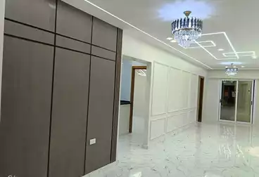 Apartments For sale - 3 rooms - floor 1