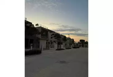 تاون هاوس للبيع - 4 غرف
