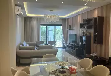 شقة بحديقة للبيع - 3 غرف - بالدور 1
