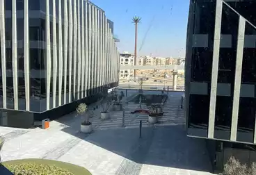 مكاتب للإيجار - 8 غرف - بالدور 2