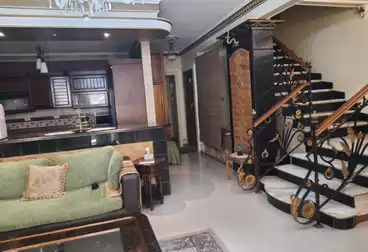 Duplex with Garden For sale - 6 rooms - floor 0