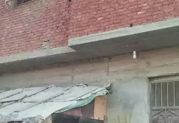 Building For sale - 4 rooms