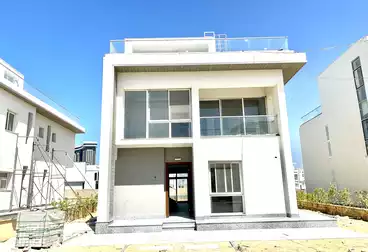 Villas For sale - 6 rooms
