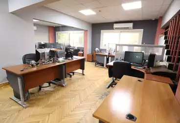 Administrative For rent - 4 rooms - floor 2