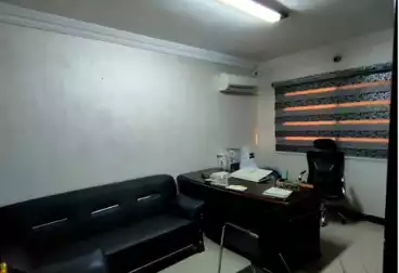 Administrative For rent - 6 rooms - floor 1
