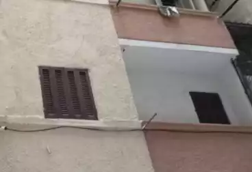 Building For sale - 8 rooms
