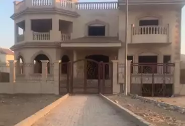 فلل للبيع - 9 غرف