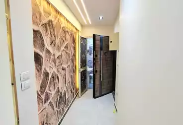 شقق للبيع - 3 غرف - بالدور 1