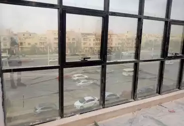 مكاتب للإيجار - 1 غرف - بالدور 1