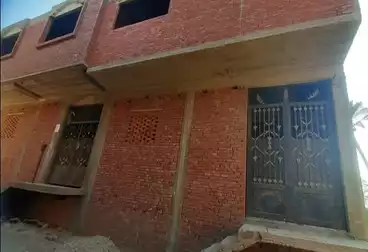 Building For sale - 4 rooms
