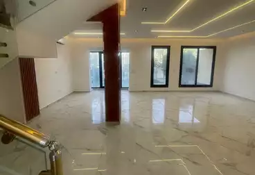 تاون هاوس للإيجار - 3 غرف