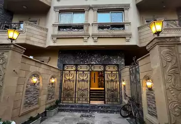 Apartments For sale - 5 rooms - floor 1