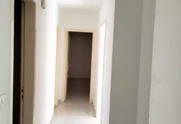 شقة بحديقة للبيع
