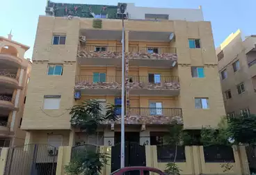Apartments For sale - 4 rooms - floor 1
