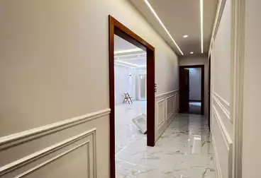 Apartments For sale - 3 rooms - floor 1