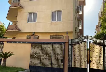 عقارات للبيع - 12 غرف