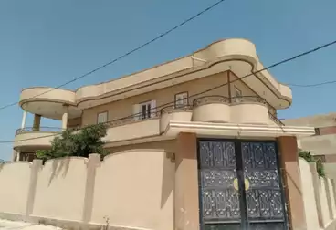 فلل للبيع - 6 غرف