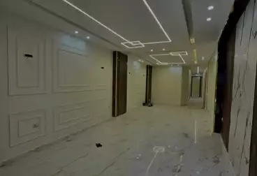 Apartments For sale - 3 rooms - floor 1